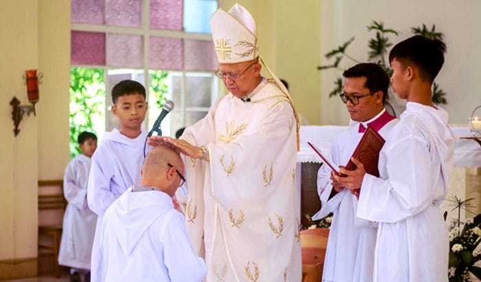 Ordination diaconale de frère John Baptist à Cebu, Philippines
